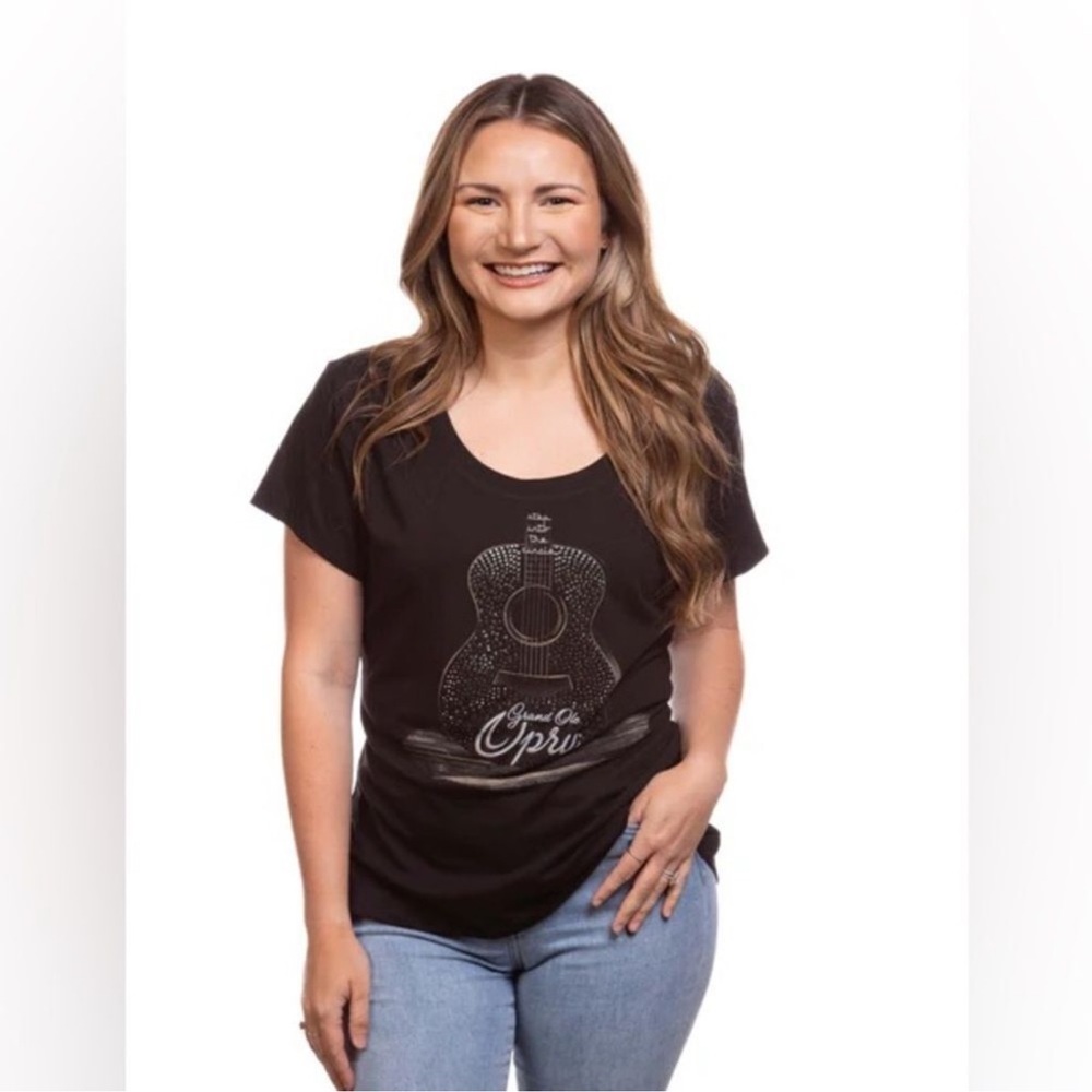 Grand Ole Opry Women's "Opry Step Into The Circle" T-Shirt Size Small BOHOb